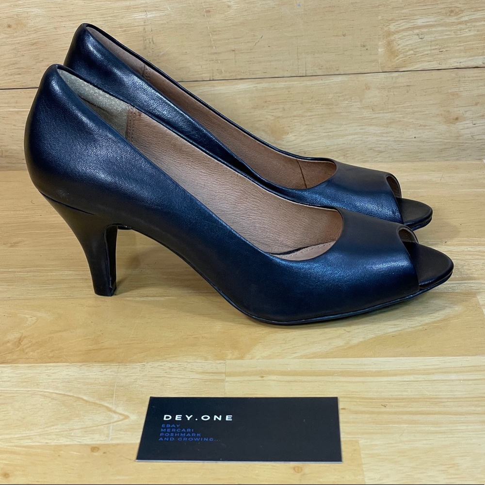 Clarks Artisan Adriel Phyllis Peep Toe Pump
